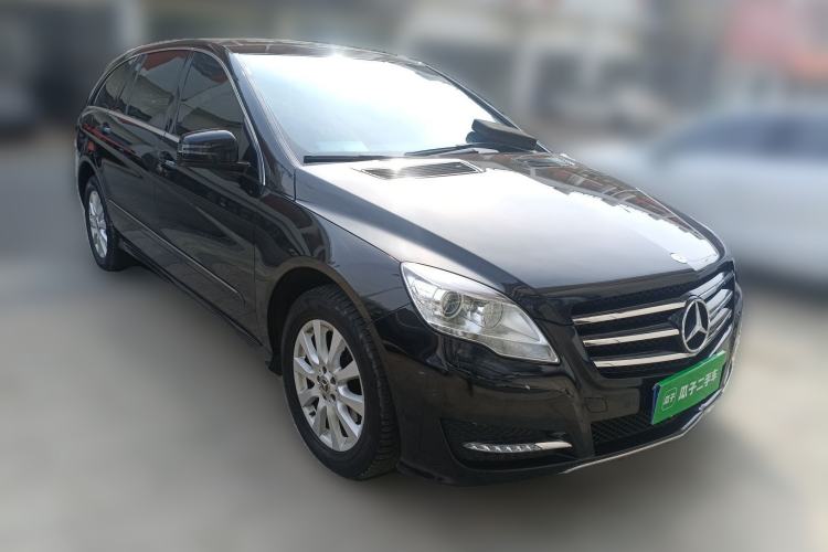 Used Mercedes-Benz R-Class 2015 R 320 4MATIC Luxury Model Front Right 45 Deg