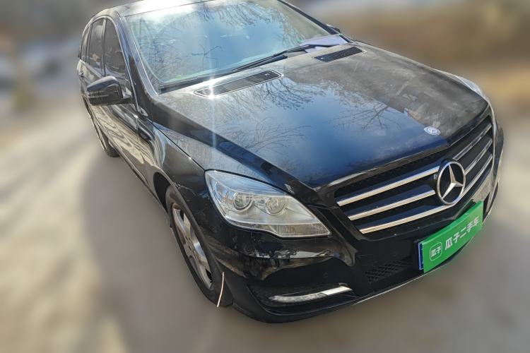 Used Mercedes-Benz R-Class 2015 R 320 4MATIC Luxury Model Front Right 45 Deg