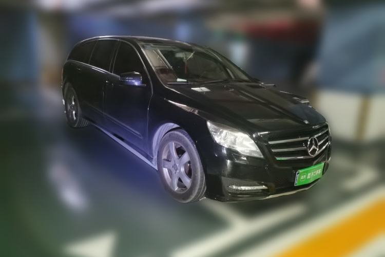Used Mercedes-Benz R-Class 2015 R 400 4MATIC Business Model Front Right 45 Deg