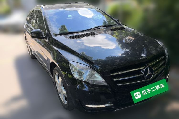 Used Mercedes-Benz R-Class 2015 R 320 4MATIC Luxury Model Front Right 45 Deg