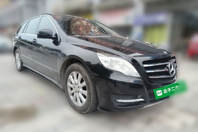 Used Mercedes-Benz R-Class 2015 R 320 4MATIC Luxury Model Front Right 45 Deg