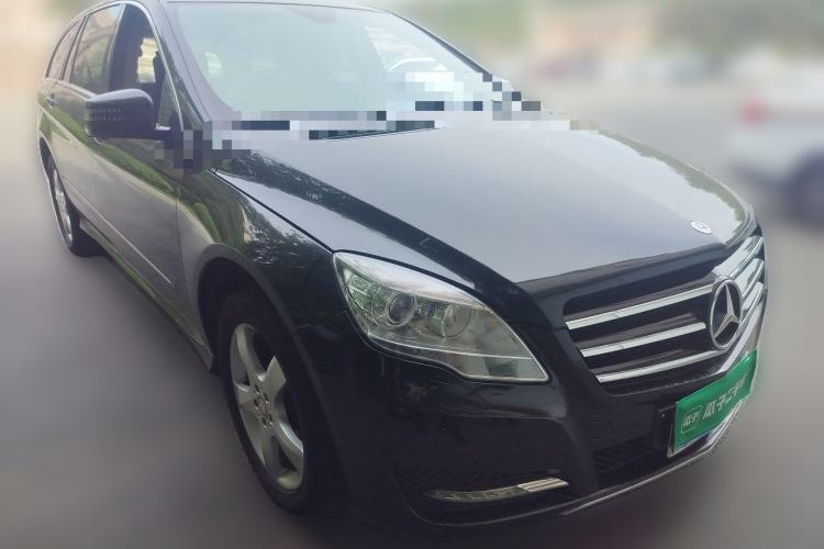 Used Mercedes-Benz R-Class 2015 R 320 4MATIC Luxury Model Front Right 45 Deg