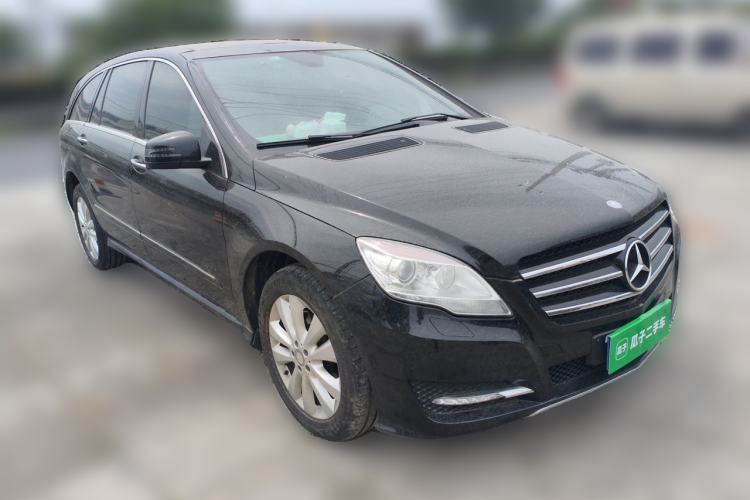 Used Mercedes-Benz R-Class 2015 R 400 4MATIC Luxury Model Front Right 45 Deg
