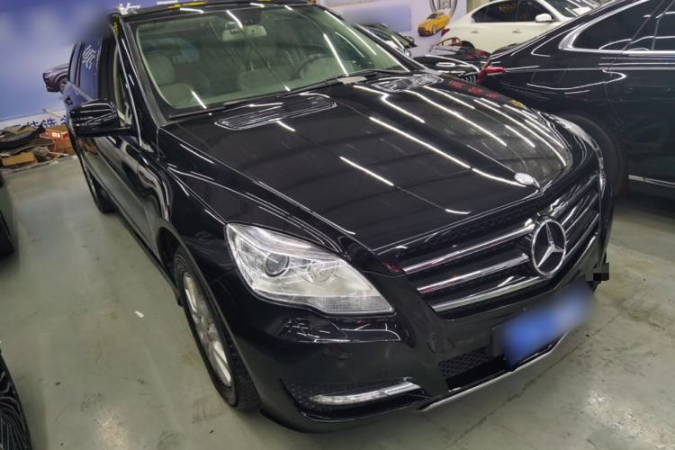 Used Mercedes-Benz R-Class 2015 R 320 4MATIC Luxury Model Front Right 45 Deg