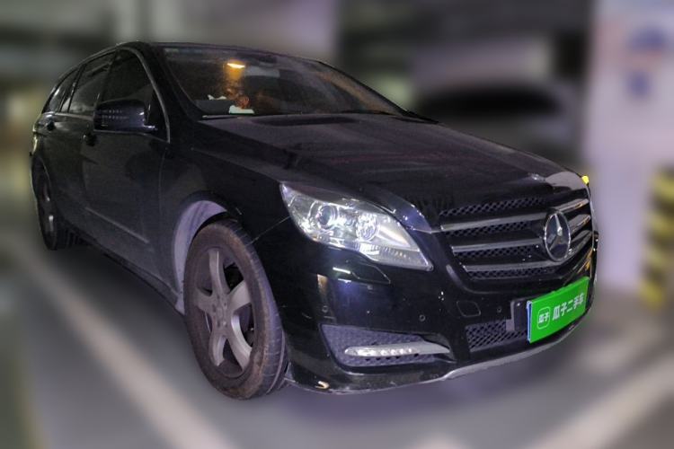 Used Mercedes-Benz R-Class 2015 R 320 4MATIC Luxury Model Front Right 45 Deg