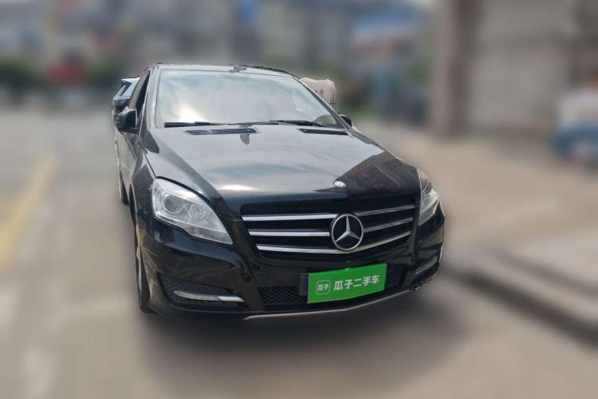 Used Mercedes-Benz R-Class 2015 R 400 4MATIC Business Model Front Right 45 Deg