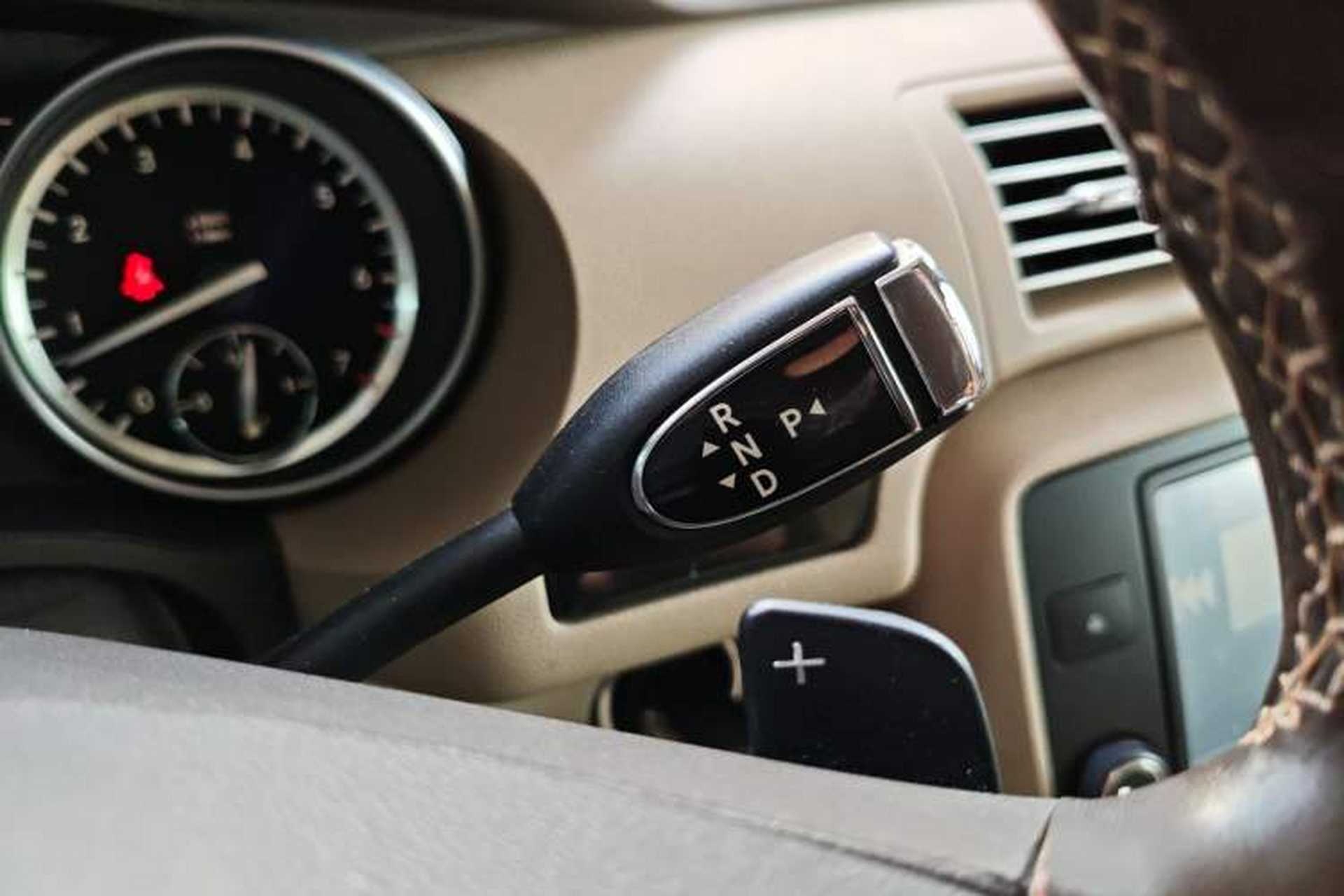 Used Mercedes-Benz R-Class 2015 R 320 4MATIC Luxury Model Gear Lever