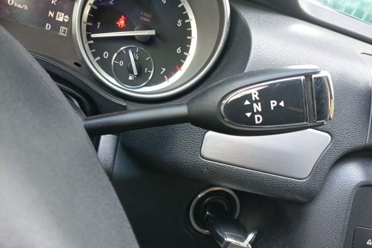 Used Mercedes-Benz R-Class 2015 R 320 4MATIC Luxury Model Gear Lever