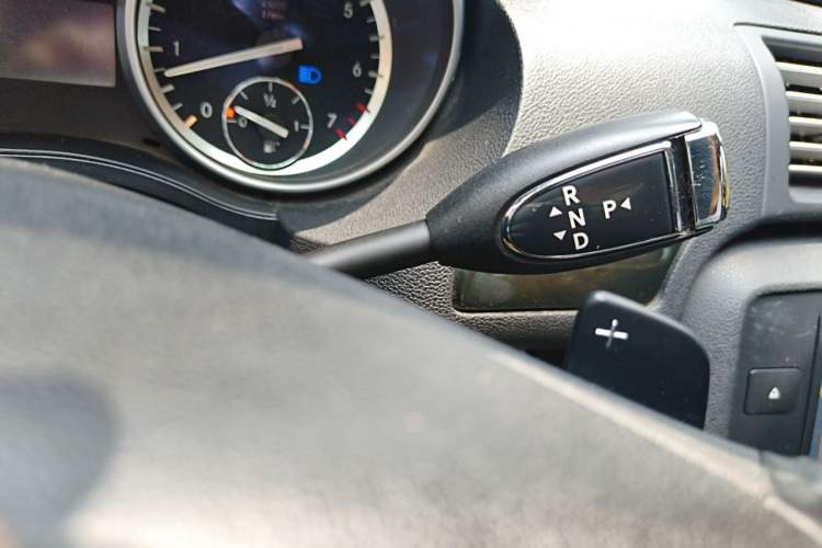 Used Mercedes-Benz R-Class 2015 R 320 4MATIC Luxury Model Gear Lever