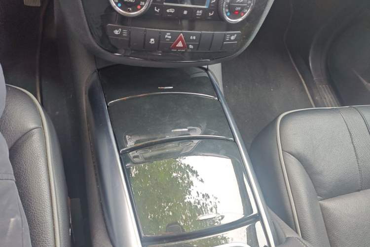 Used Mercedes-Benz R-Class 2015 R 320 4MATIC Luxury Model Gear Lever