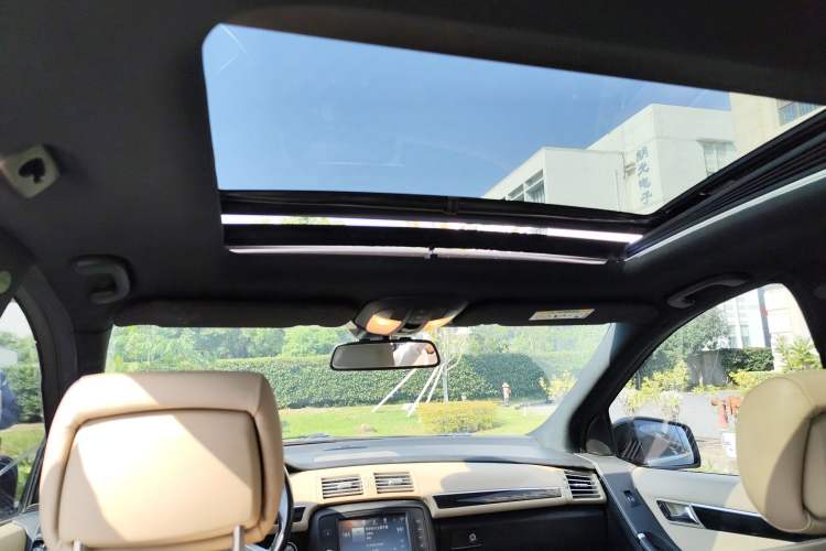 Used Mercedes-Benz R-Class 2015 R 400 4MATIC Luxury Model Headliner