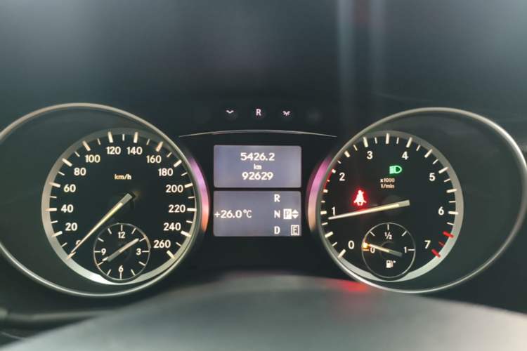 Used Mercedes-Benz R-Class 2015 R 320 4MATIC Luxury Model Instrument Cluster