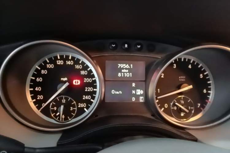 Used Mercedes-Benz R-Class 2015 R 400 4MATIC Business Model Instrument Cluster