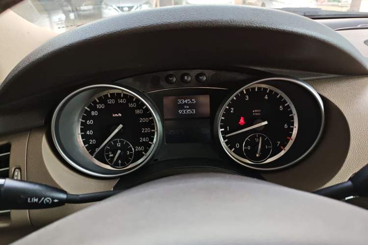 Used Mercedes-Benz R-Class 2015 R 320 4MATIC Luxury Model Instrument Cluster