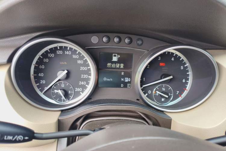 Used Mercedes-Benz R-Class 2015 R 320 4MATIC Luxury Model Instrument Cluster
