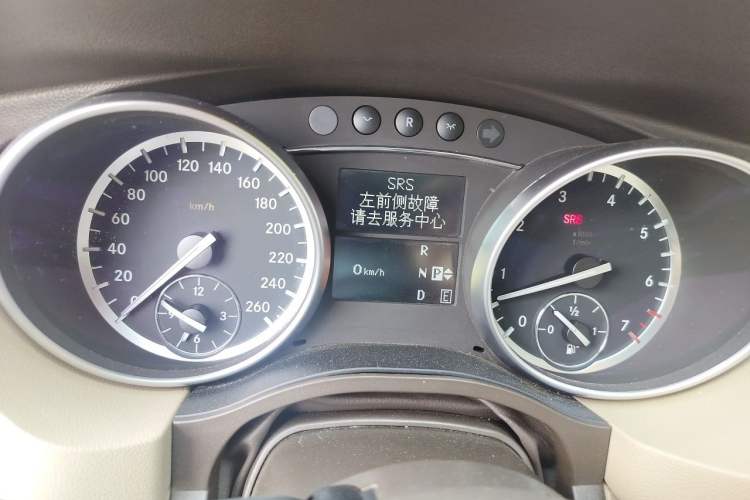 Used Mercedes-Benz R-Class 2015 R 320 4MATIC Luxury Model Instrument Cluster