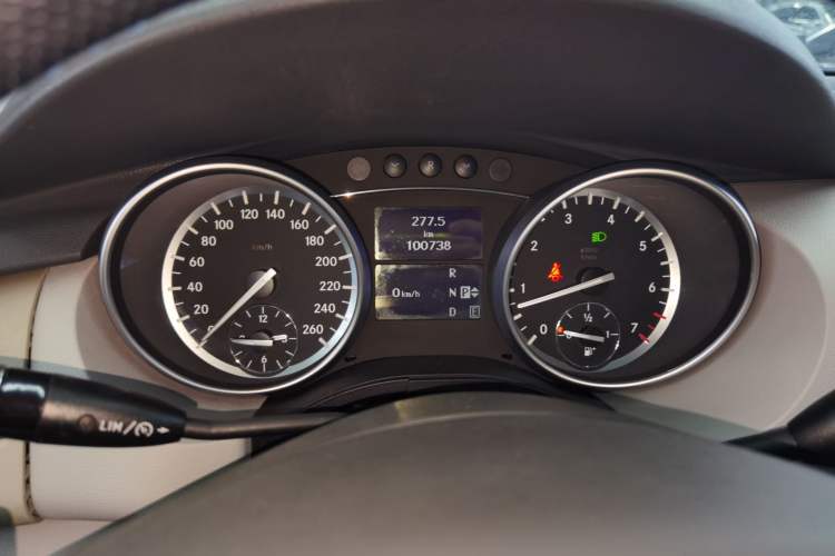 Used Mercedes-Benz R-Class 2015 R 320 4MATIC Luxury Model Instrument Cluster