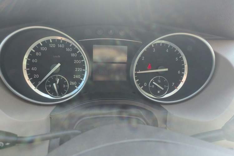 Used Mercedes-Benz R-Class 2015 R 320 4MATIC Luxury Model Instrument Cluster