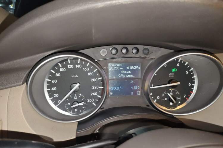Used Mercedes-Benz R-Class 2015 R 320 4MATIC Luxury Model Instrument Cluster