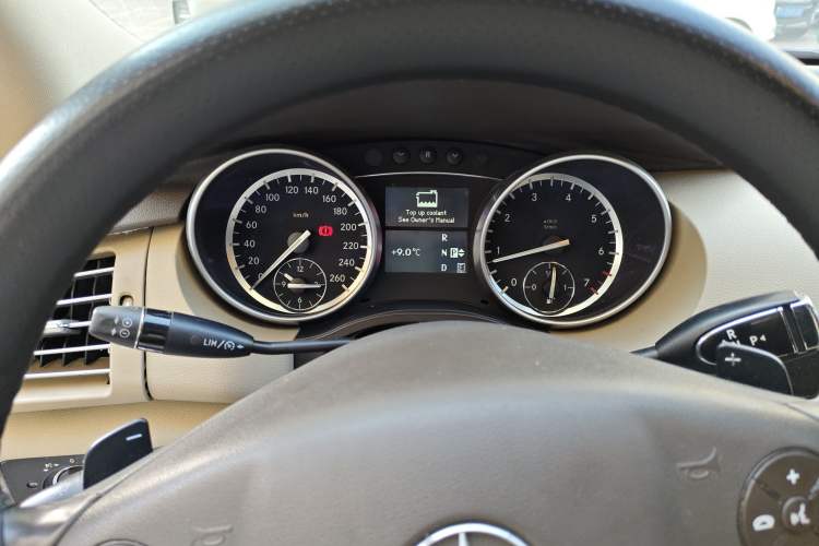 Used Mercedes-Benz R-Class 2015 R 320 4MATIC Luxury Model Instrument Cluster