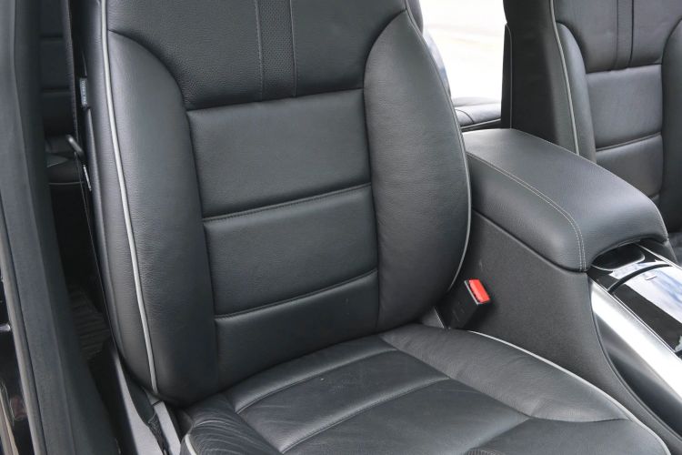 Used Mercedes-Benz R-Class 2015 R 400 4MATIC Luxury Model Interior 11