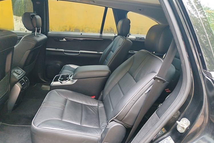 Used Mercedes-Benz R-Class 2015 R 320 4MATIC Luxury Model Interior 4