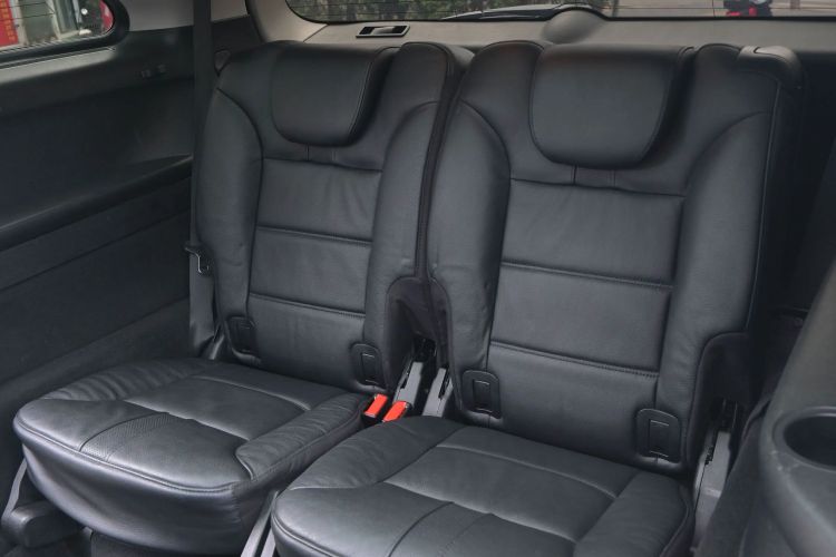 Used Mercedes-Benz R-Class 2015 R 400 4MATIC Luxury Model Interior 7