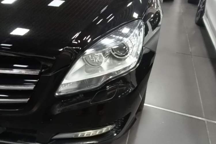 Used Mercedes-Benz R-Class 2015 R 400 4MATIC Business Model Left Front Headlight