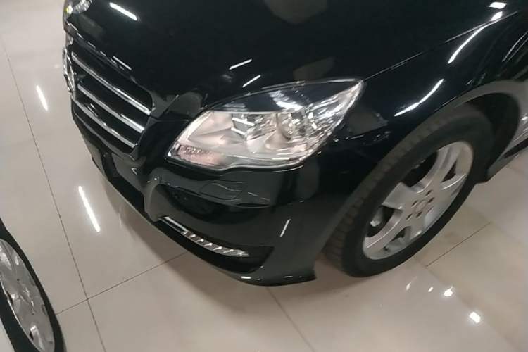 Used Mercedes-Benz R-Class 2015 R 320 4MATIC Luxury Model Left Front Headlight