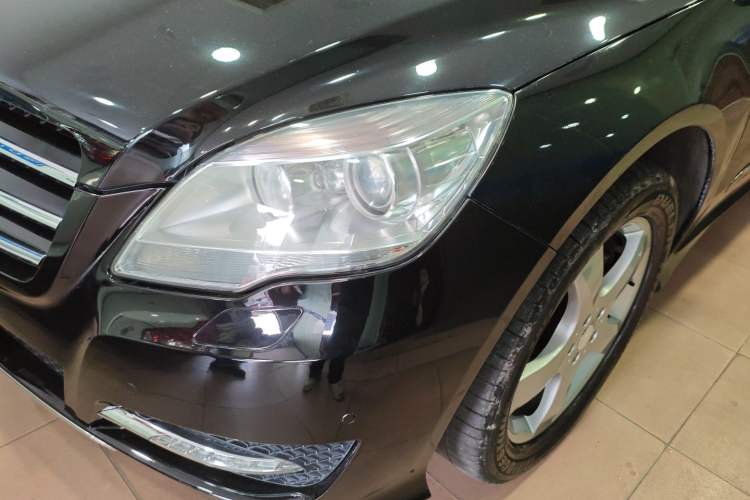 Used Mercedes-Benz R-Class 2015 R 320 4MATIC Luxury Model Left Front Headlight