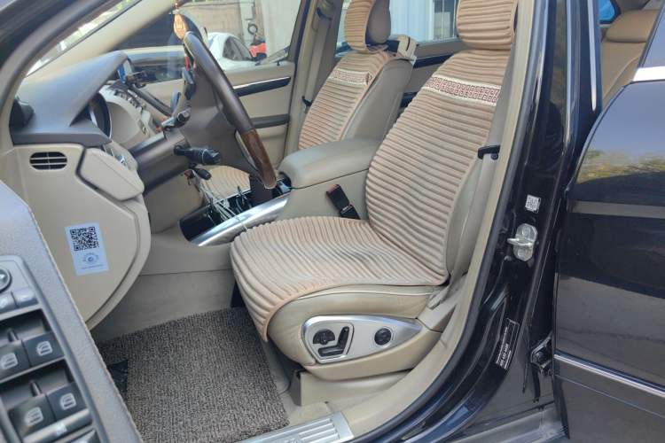 Used Mercedes-Benz R-Class 2015 R 400 4MATIC Luxury Model Left Front Seat