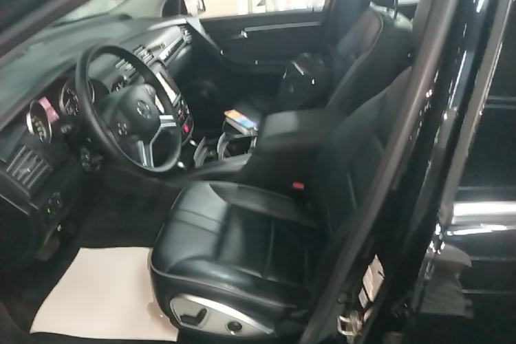 Used Mercedes-Benz R-Class 2015 R 320 4MATIC Luxury Model Left Front Seat