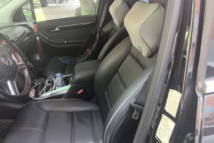 Used Mercedes-Benz R-Class 2015 R 400 4MATIC Business Model Left Front Seat