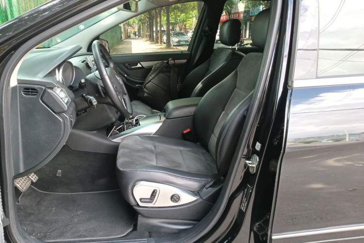Used Mercedes-Benz R-Class 2015 R 320 4MATIC Luxury Model Left Front Seat