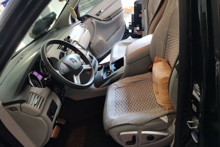 Used Mercedes-Benz R-Class 2015 R 320 4MATIC Luxury Model Left Front Seat