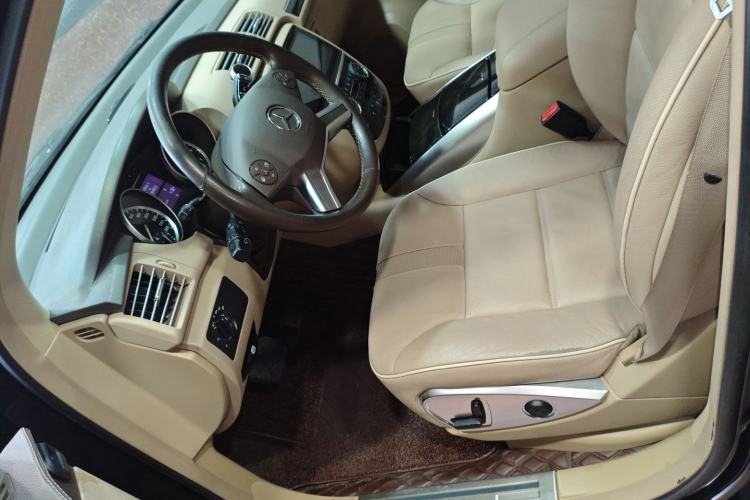 Used Mercedes-Benz R-Class 2015 R 320 4MATIC Luxury Model Left Front Seat