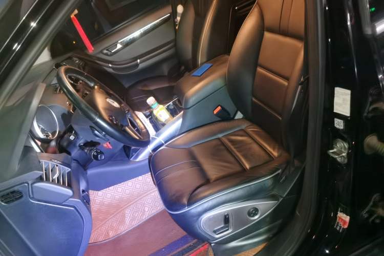 Used Mercedes-Benz R-Class 2015 R 400 4MATIC Business Model Left Front Seat