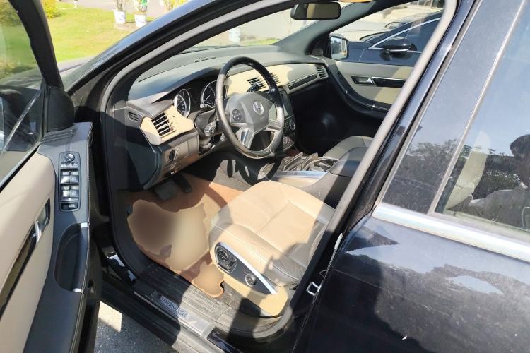 Used Mercedes-Benz R-Class 2015 R 400 4MATIC Luxury Model Left Front Seat