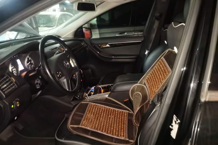 Used Mercedes-Benz R-Class 2015 R 400 4MATIC Business Model Left Front Seat