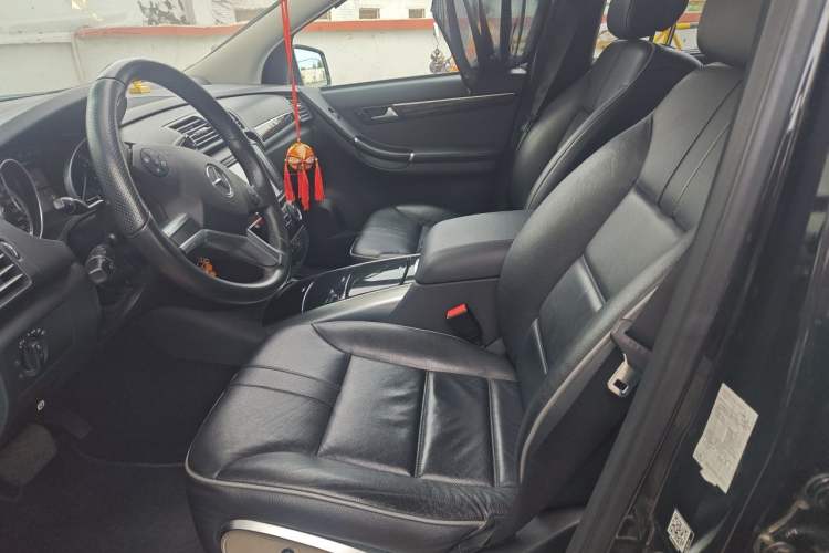 Used Mercedes-Benz R-Class 2015 R 320 4MATIC Luxury Model Left Front Seat