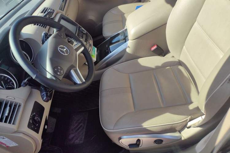 Used Mercedes-Benz R-Class 2015 R 320 4MATIC Luxury Model Left Front Seat