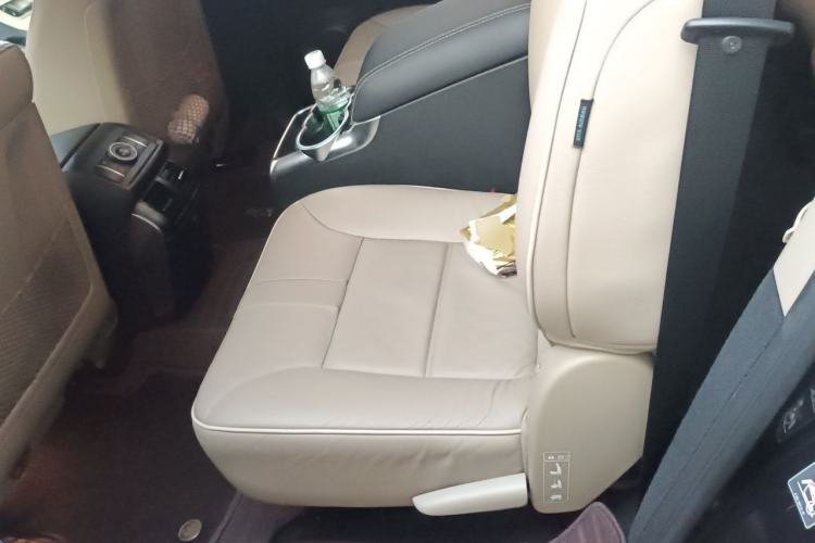Used Mercedes-Benz R-Class 2015 R 320 4MATIC Luxury Model Left Rear Seat