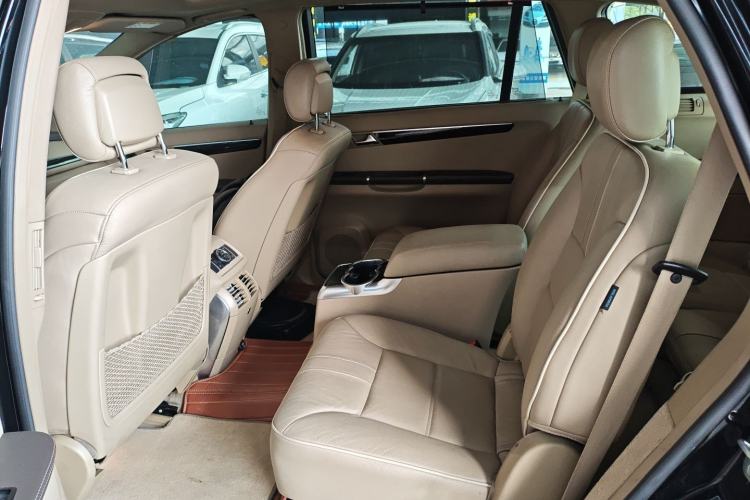 Used Mercedes-Benz R-Class 2015 R 320 4MATIC Luxury Model Left Rear Seat