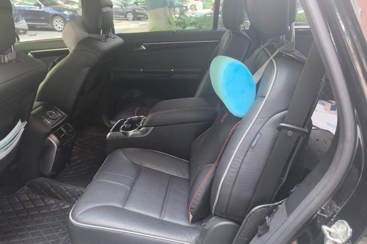 Used Mercedes-Benz R-Class 2015 R 400 4MATIC Business Model Left Rear Seat
