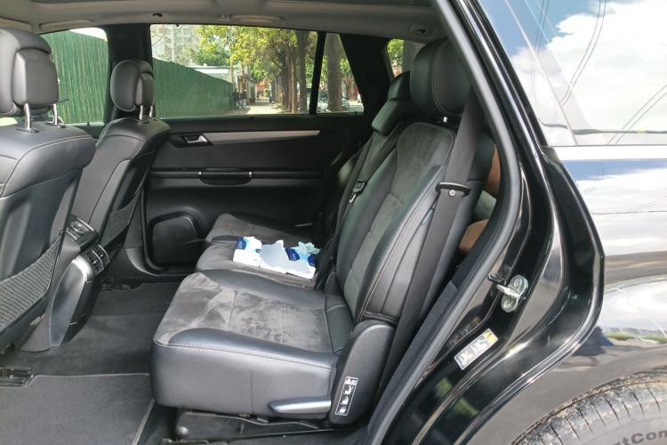 Used Mercedes-Benz R-Class 2015 R 320 4MATIC Luxury Model Left Rear Seat