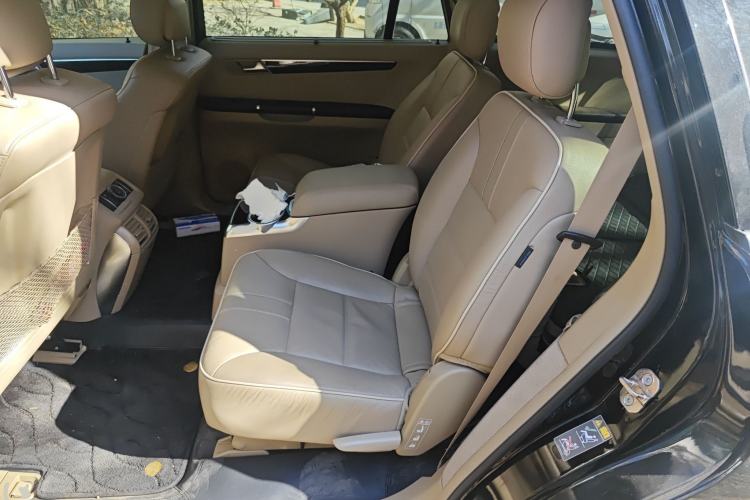 Used Mercedes-Benz R-Class 2015 R 320 4MATIC Luxury Model Left Rear Seat