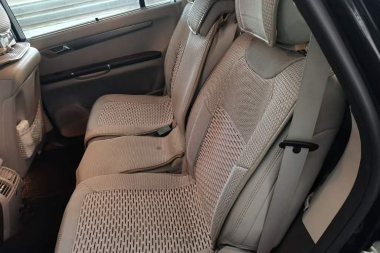 Used Mercedes-Benz R-Class 2015 R 320 4MATIC Luxury Model Left Rear Seat