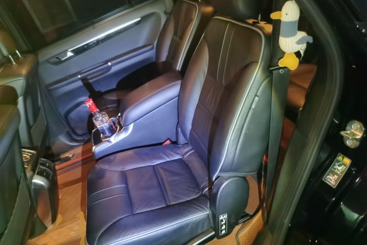 Used Mercedes-Benz R-Class 2015 R 400 4MATIC Business Model Left Rear Seat