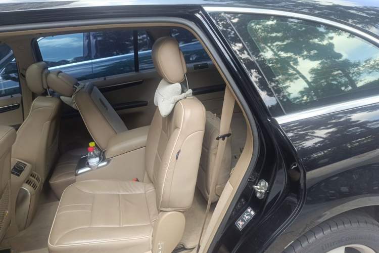 Used Mercedes-Benz R-Class 2015 R 400 4MATIC Business Model Left Rear Seat