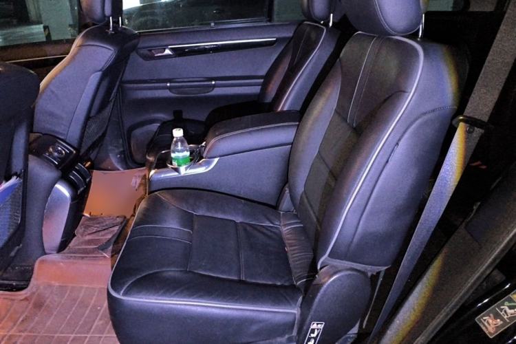 Used Mercedes-Benz R-Class 2015 R 320 4MATIC Luxury Model Left Rear Seat